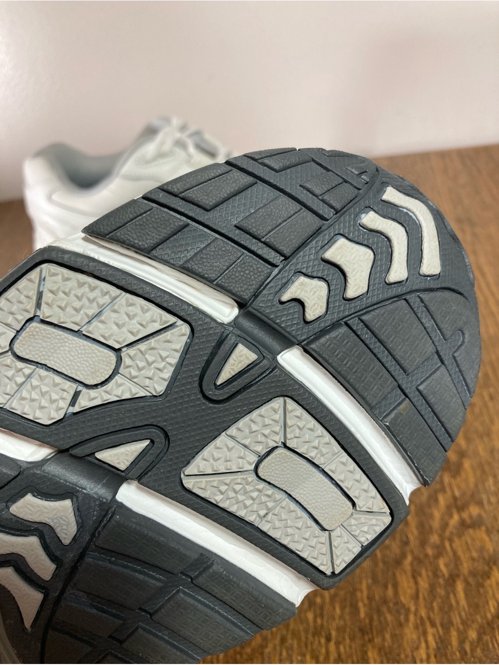 Vionic 23 Walk Leather Sneaker Women’s Size 9.5 White/Grey - Picture 9 of 11